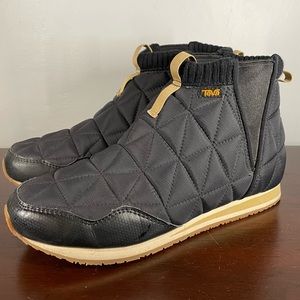 Teva Ember Mid Black Boot Bootie Slip on, Slippers